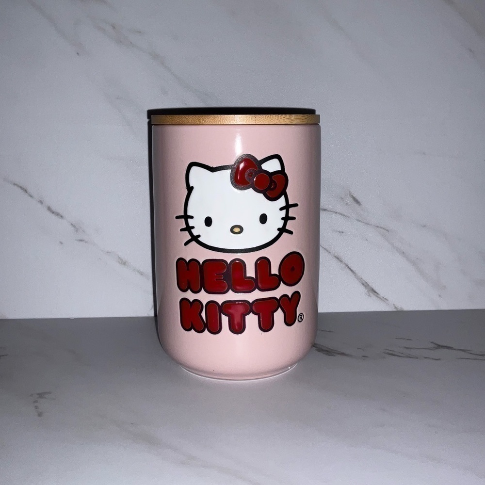 Hello kitty ceramic canister/cookie jar